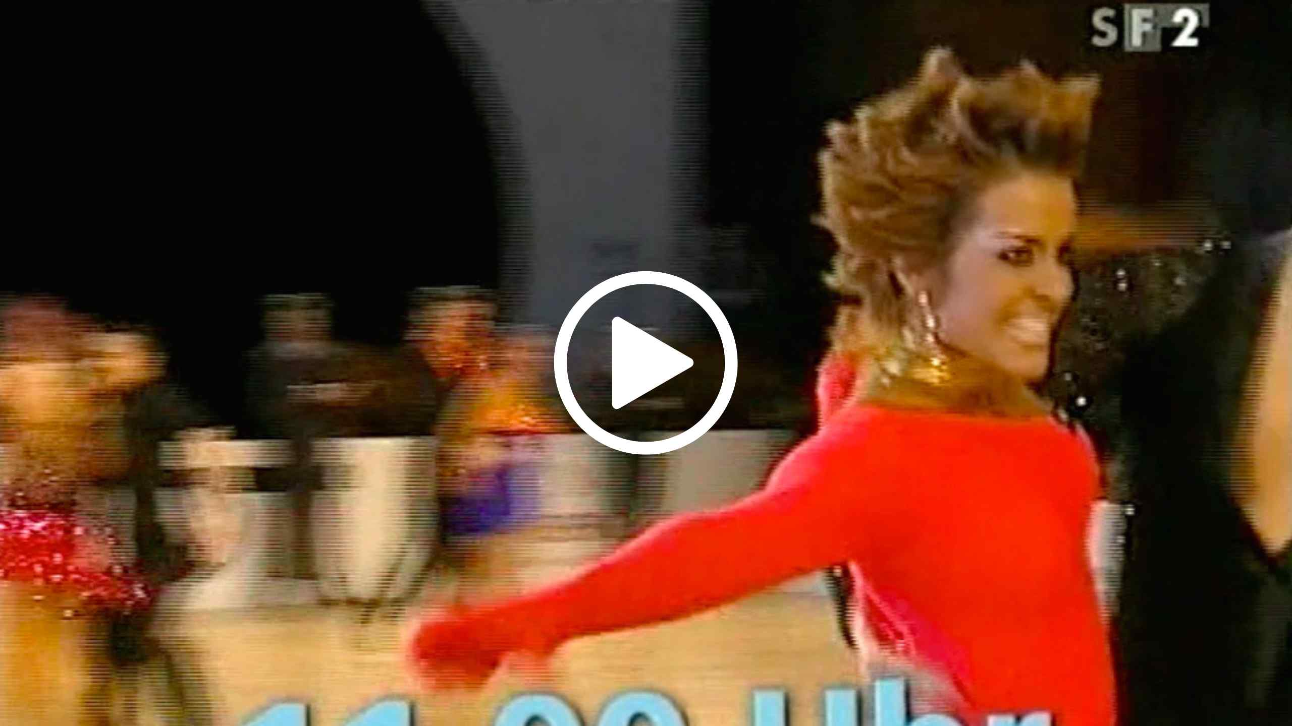 Favie Fabienne Liechti Dancer Singer Songwriter Music Musician Van Life Nomad SF2