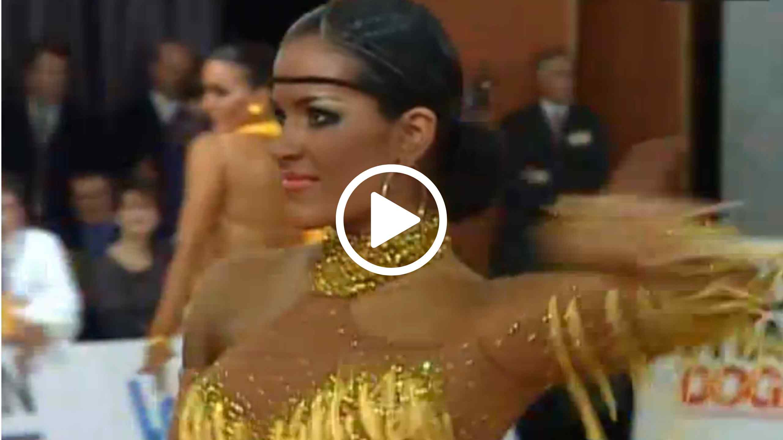 Favie Fabienne Liechti Dancer Singer Songwriter Music Musician Van Life Nomad EMSBS